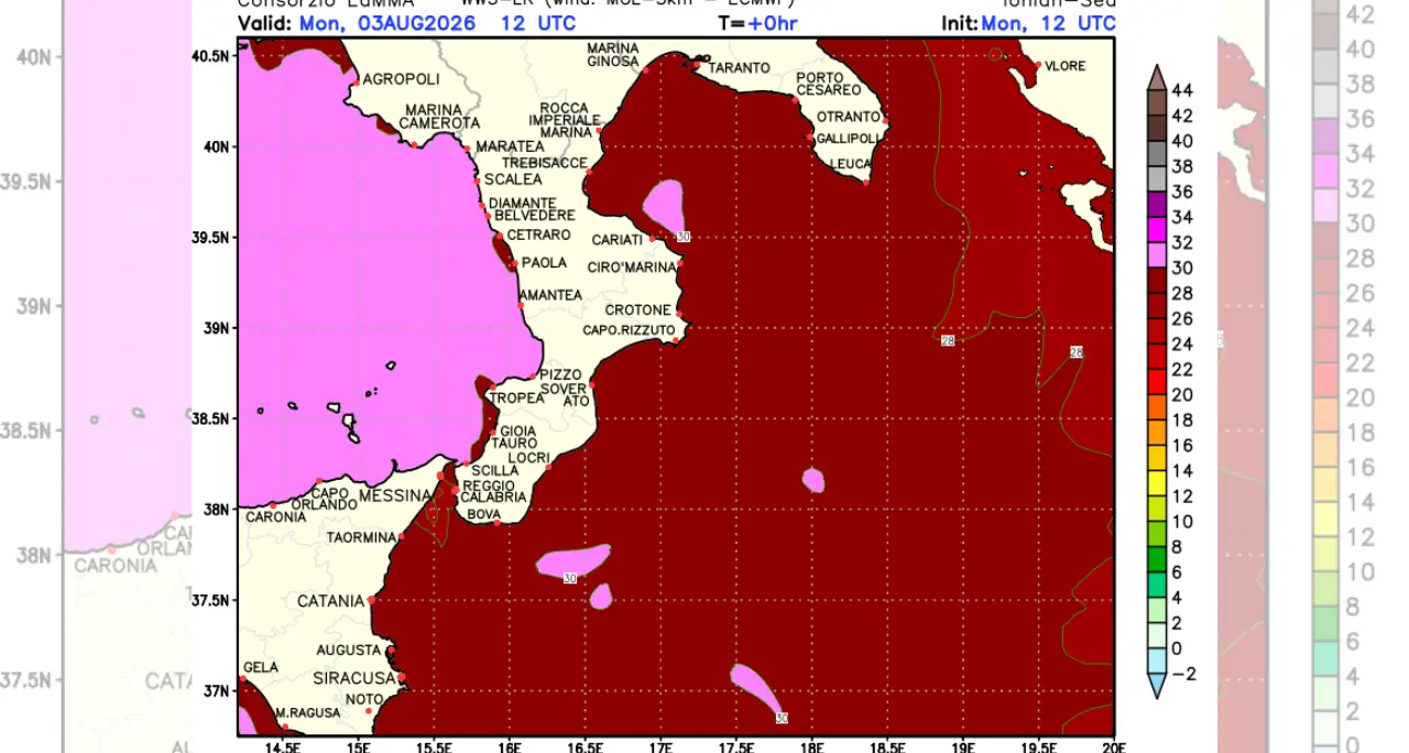 <p>Caldo senza tregua in Calabria, fino a 40 gradi e notti tropicali: <span style=\"color:hsl(0, 75%, 60%);\">anche il mare bolle</span> e raggiunge i 31 gradi</p>
