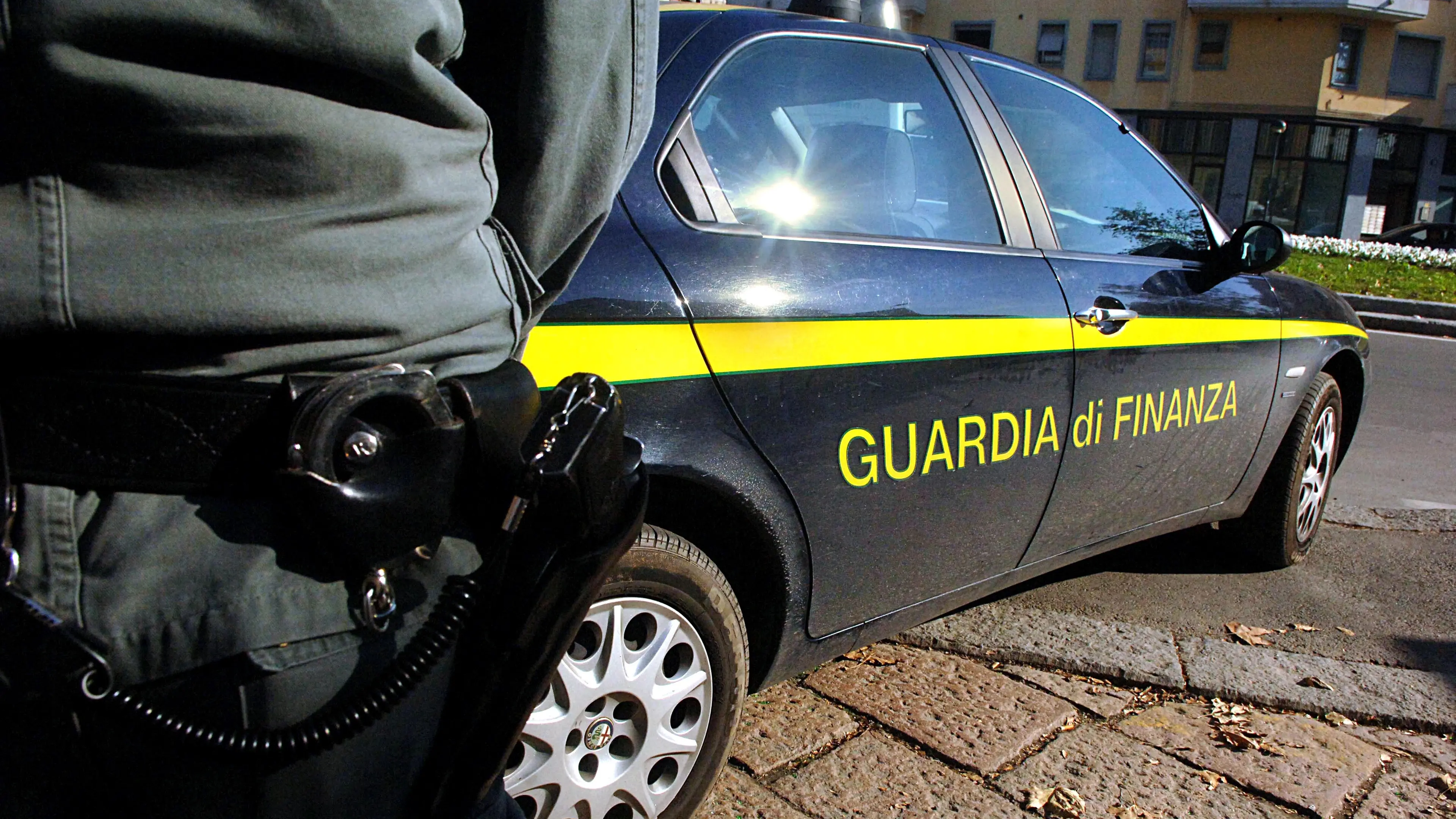 GUARDIA DI FINANZA POSTO DI BLOCCO AUTOPATTUGLIA CONTROLLO CONTROLLI SORVEGLIANZA GDF