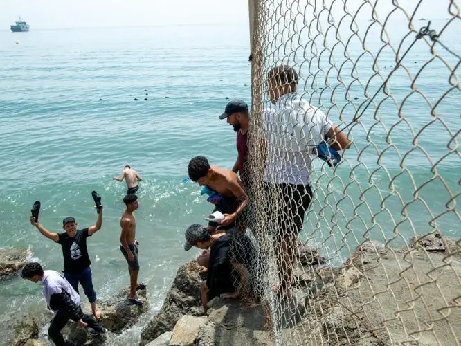 Strage in mare nel giorno della riunione dei ministri Ue su Ceuta: 17 migranti morti nella traversata verso le Baleari