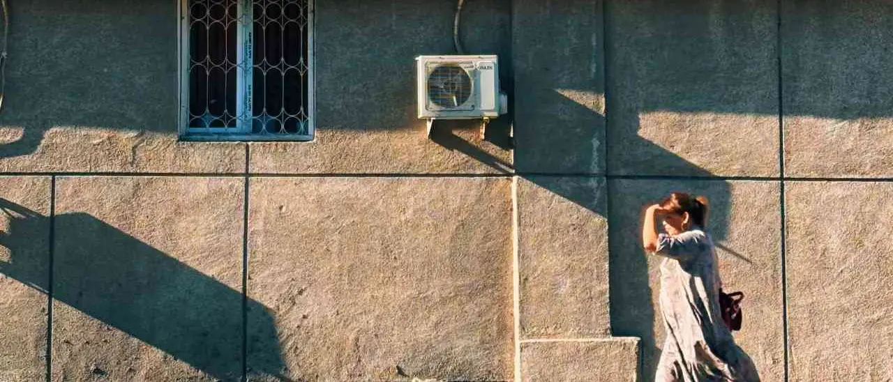 Città roventi, Legambiente lancia l'allarme: asfalto fino a 63 gradi e periferie sempre più vulnerabili\n
