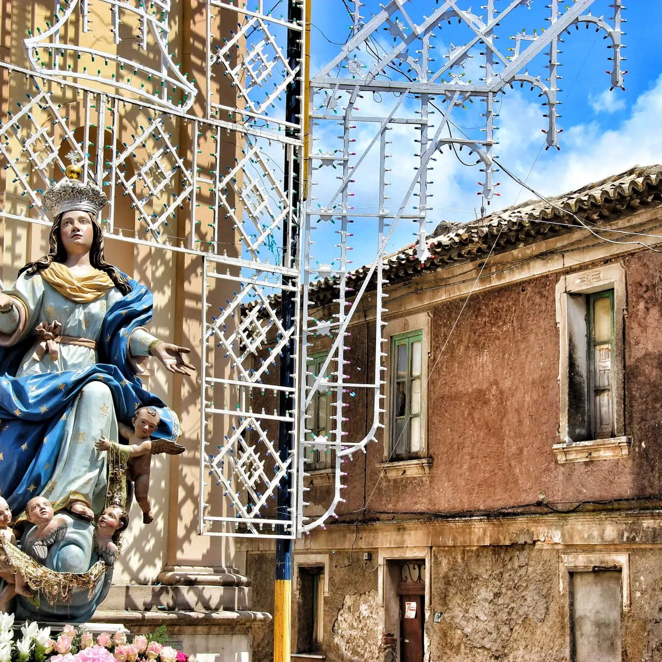 Potenzoni si prepara alla festa della Madonna Assunta: fede, tradizione e spettacoli per il Ferragosto del paese dell'Infiorata