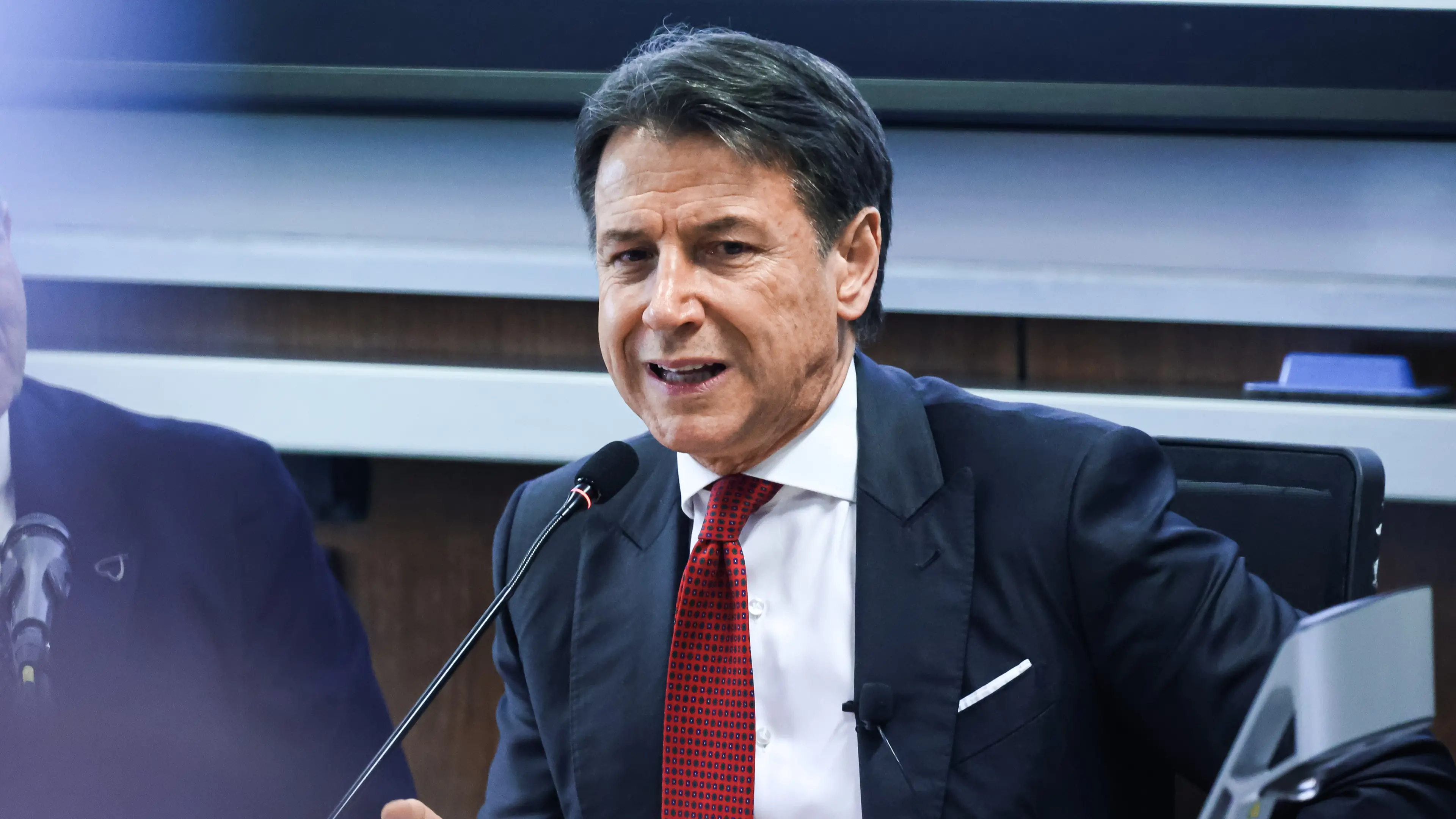IPA73208065 - Milano, Giuseppe Conte incontra gli studenti per un incontro sul Referendum sulla Giustizia all\\'Universit.. degli Studi Statale. Nella foto: Giuseppe Conte (politico, presidente del Movimento 5 Stelle)