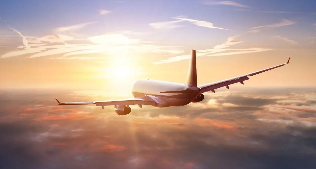 La Calabria vola sempre più lontano: a luglio boom di passeggeri internazionali, +33,8% negli aeroporti\n