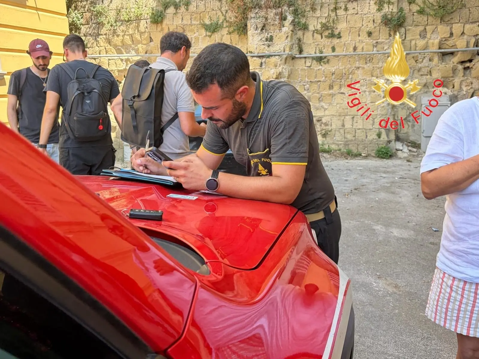Emergenza sismica nell’area di Napoli, i vigili del fuoco di Cosenza in prima linea\n