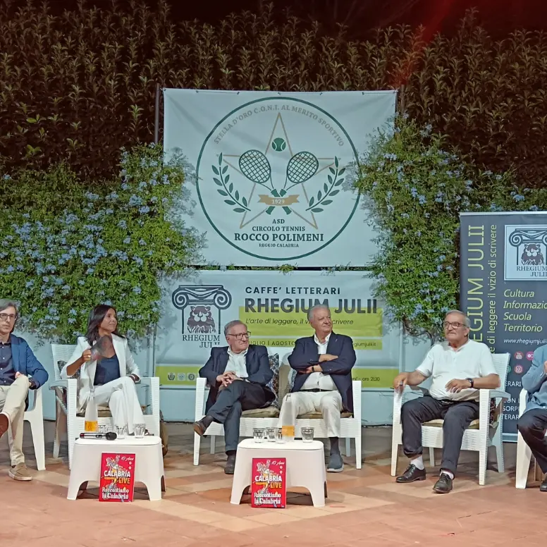 <p><span style=\"color:hsl(0, 75%, 60%);\">Dieci anni di Calabria.Live</span>, il racconto della Calabria migliore apre i Caffè Letterari di agosto del Rhegium Julii</p>