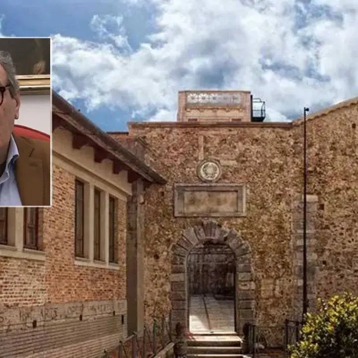 <p>«Crisi ormai insostenibile», il sindaco di Vibo Romeo lascia la presidenza del Sistema bibliotecario</p>