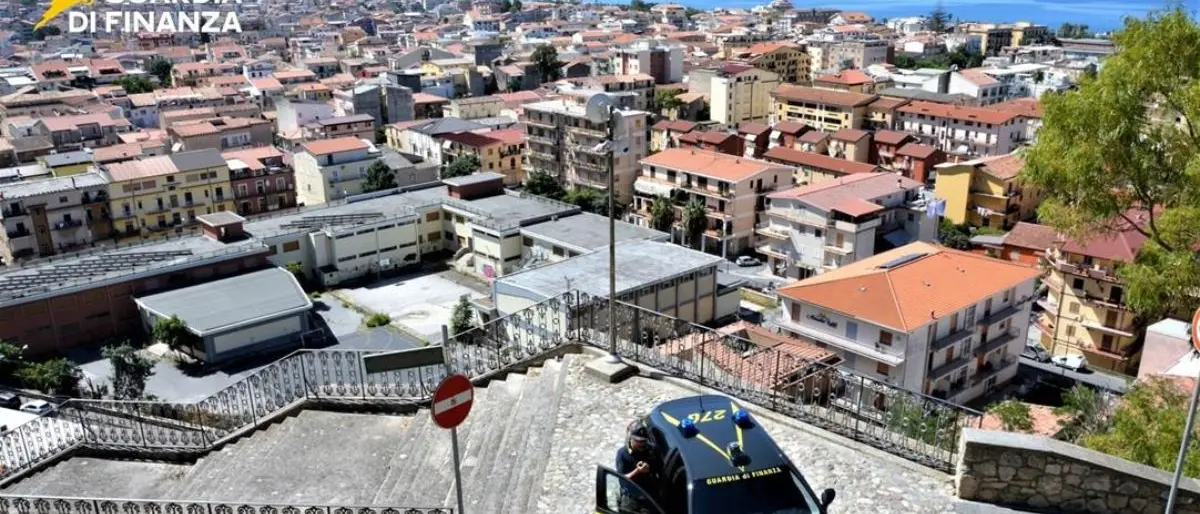 Controlli estivi sul Tirreno cosentino, scoperti 28 lavoratori in nero e 181 irregolarità fiscali\n