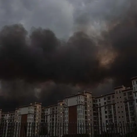 Massiccio attacco russo su Kiev, almeno 17 morti. Zelensky: «Ritardi costano vite»\n