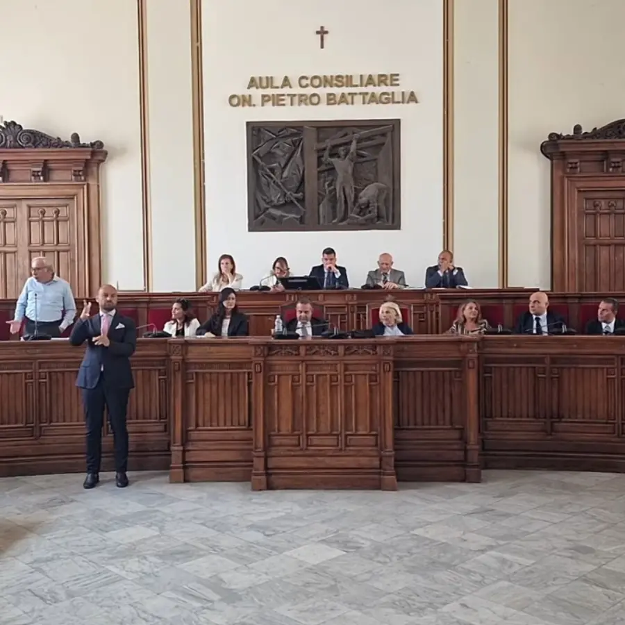 <p>Reggio, approvato il rendiconto 2025. Cannizzaro: «Ora tutti sulla stessa griglia di partenza»</p>
