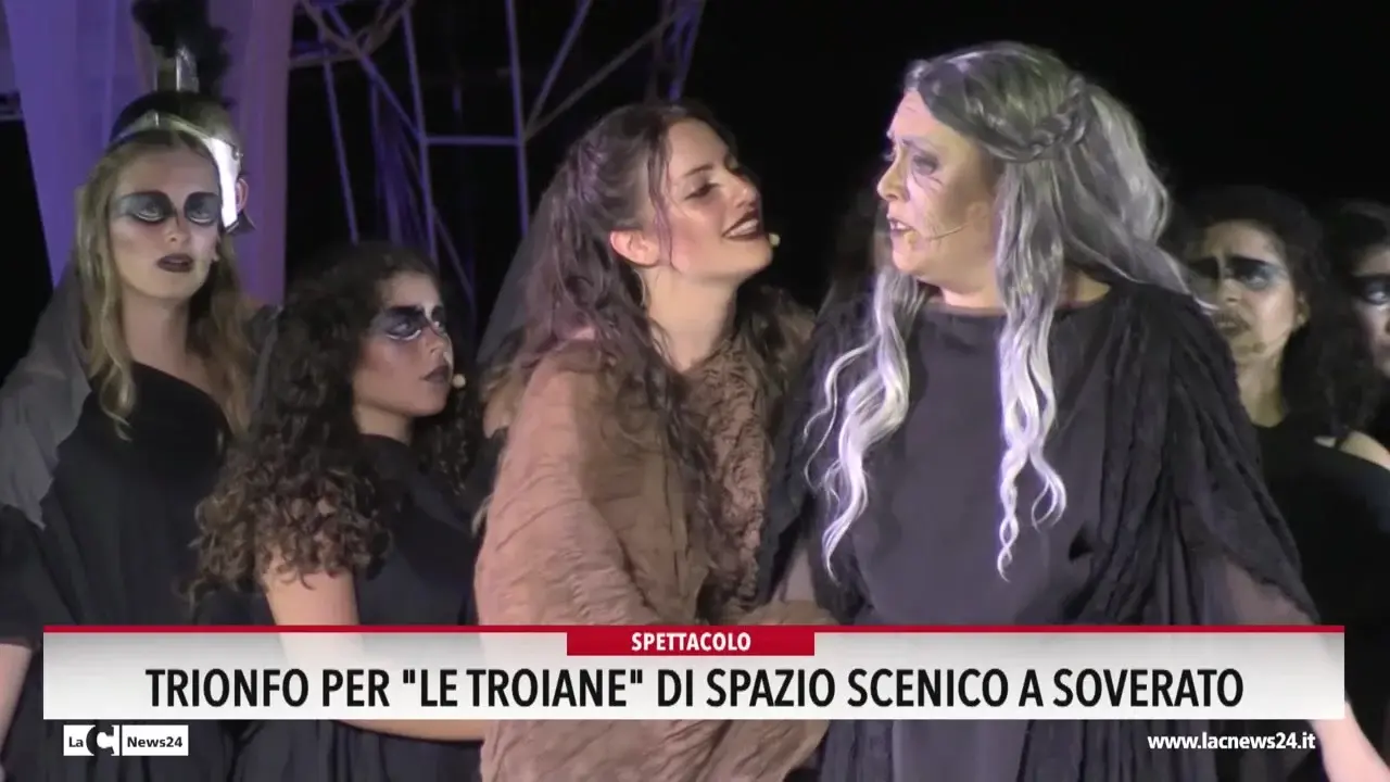 Trionfo per Le Troiane di Spazio scenico a Soverato
