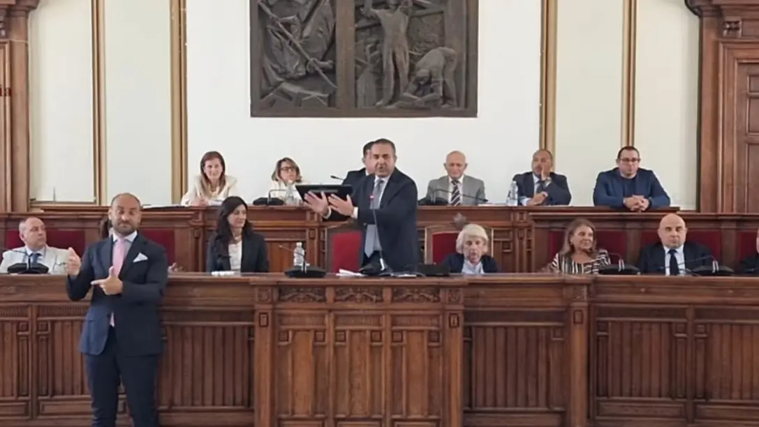 Caso Sogas, Cannizzaro blinda l'assessore Catalfamo: «Garantismo senza se e senza ma»\n
