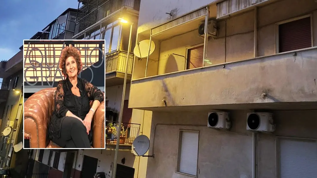 <p>Il palo della luce a Tropea in via Tranfo e il balcone e la stanza da letto del magistrato Carmen Pugliese (nel riquadro) "illuminati" a giorno</p>\\n