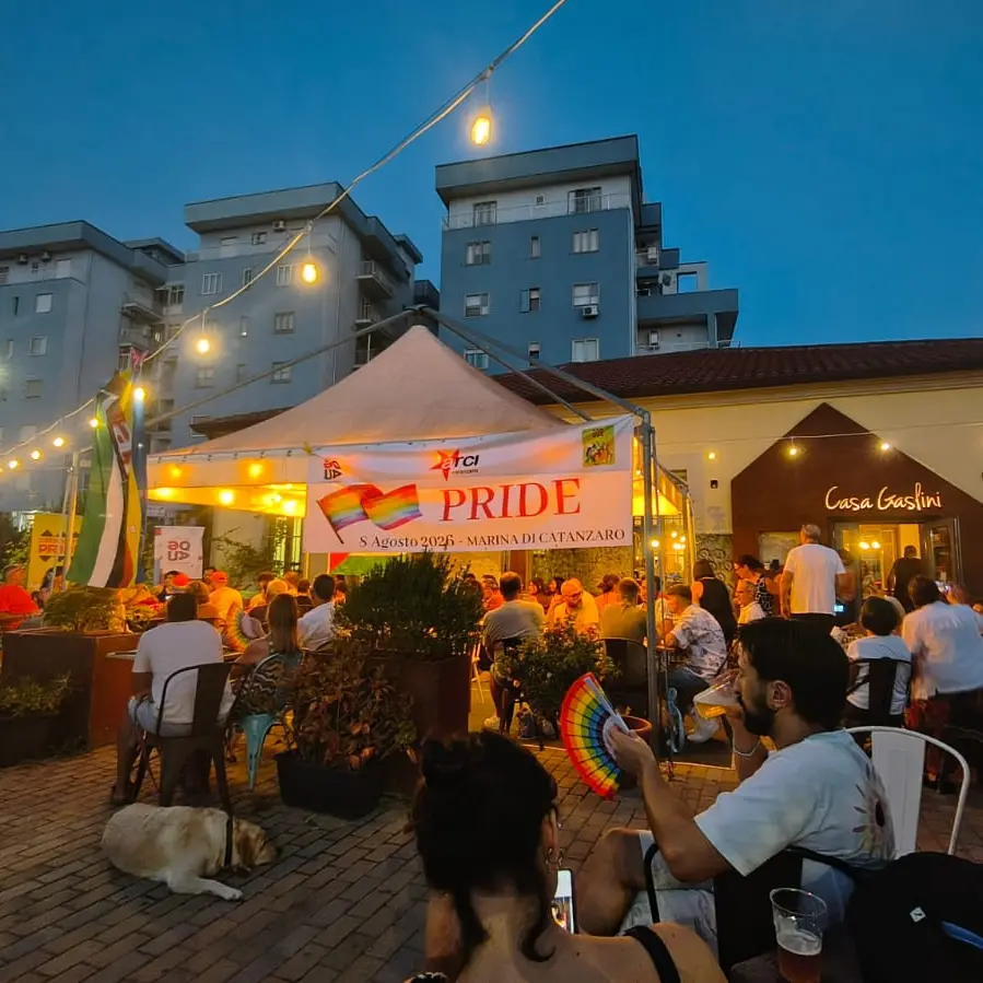 Verso il Catanzaro Pride, si chiude il Road to Pride: dal Parco Gaslini l'appello per una legge regionale contro le discriminazioni\n\n\n