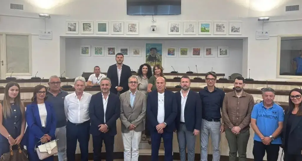 Da Crotone a Sibari, i sindaci uniscono le voci per chiedere il rilancio della ferrovia jonica\n