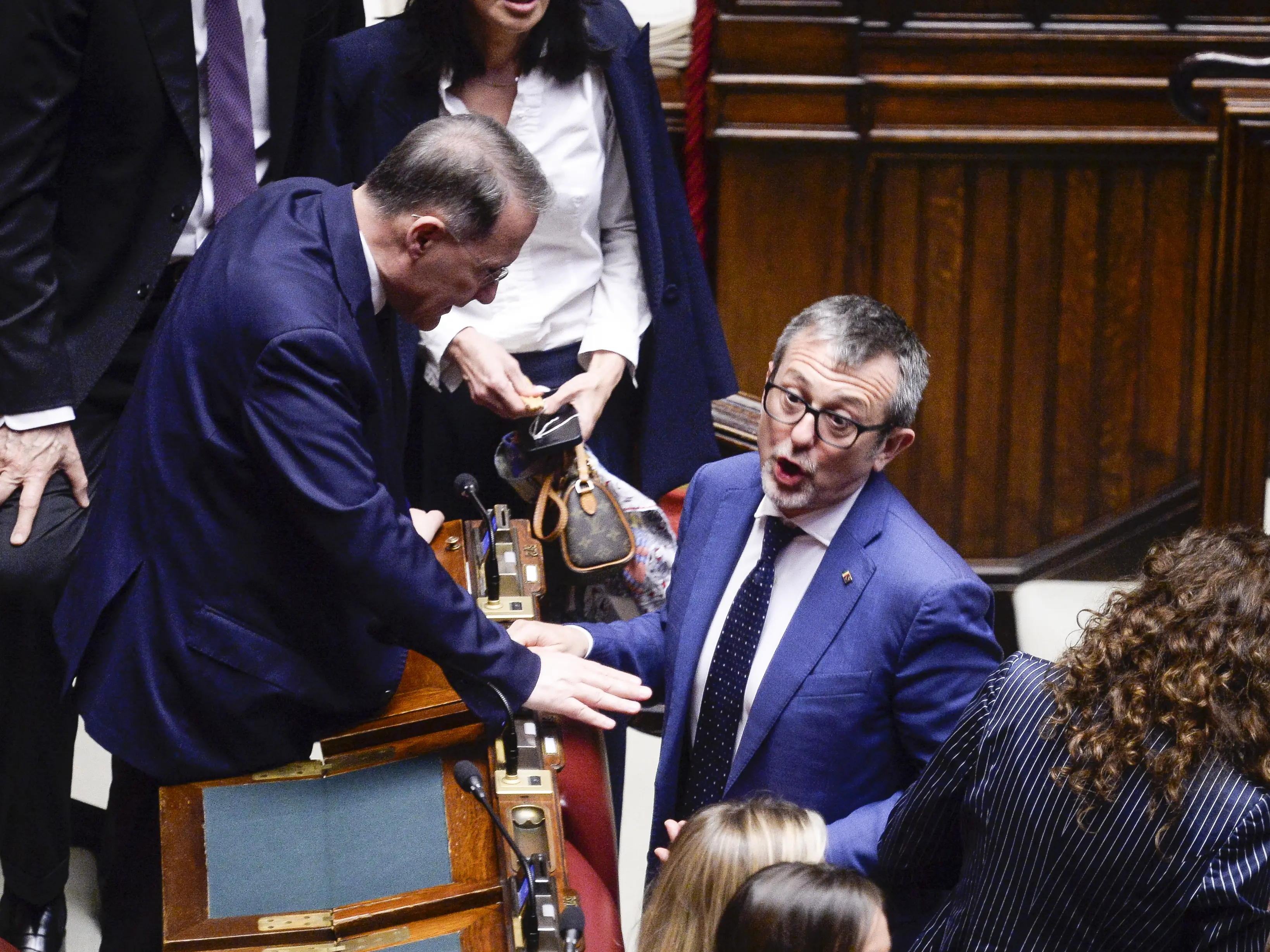 Caso Delmastro, giornata surreale alla Camera: respinta la richiesta della Procura sulle chat con il ristoratore Caroccia