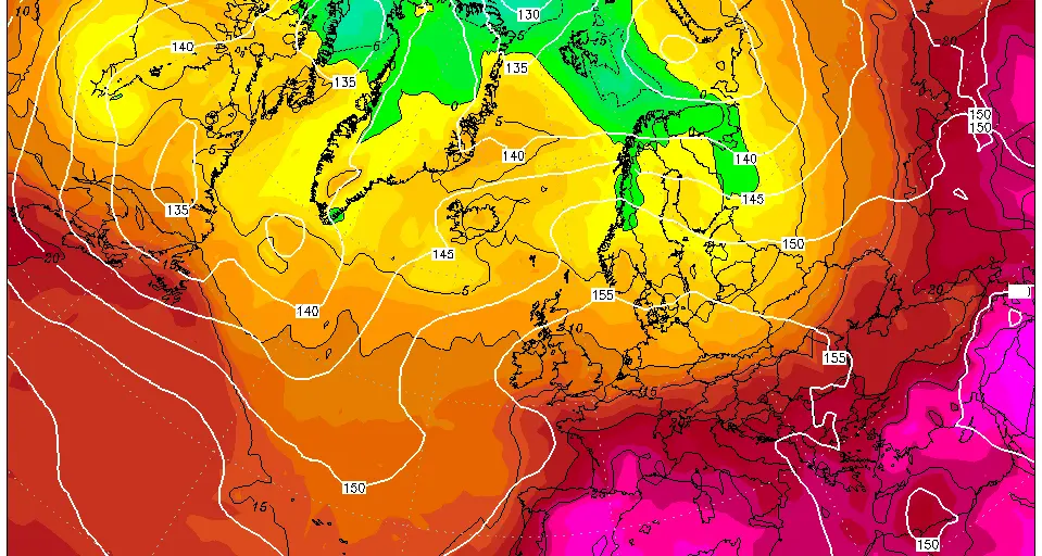 Caldo record, oggi il picco: 27 città da bollino rosso, ma la tregua non arriverà (forse) prima di Ferragosto\n