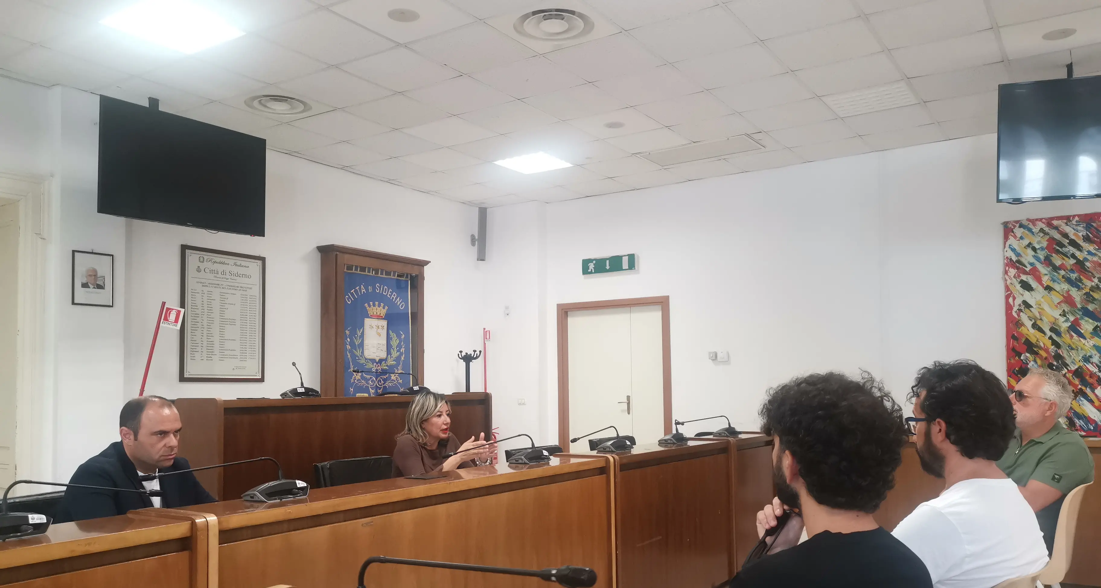 Siderno, patto per la sicurezza nei locali e negli stabilimenti balneari: Prefettura, Comune e associazioni insieme contro l'illegalità\n