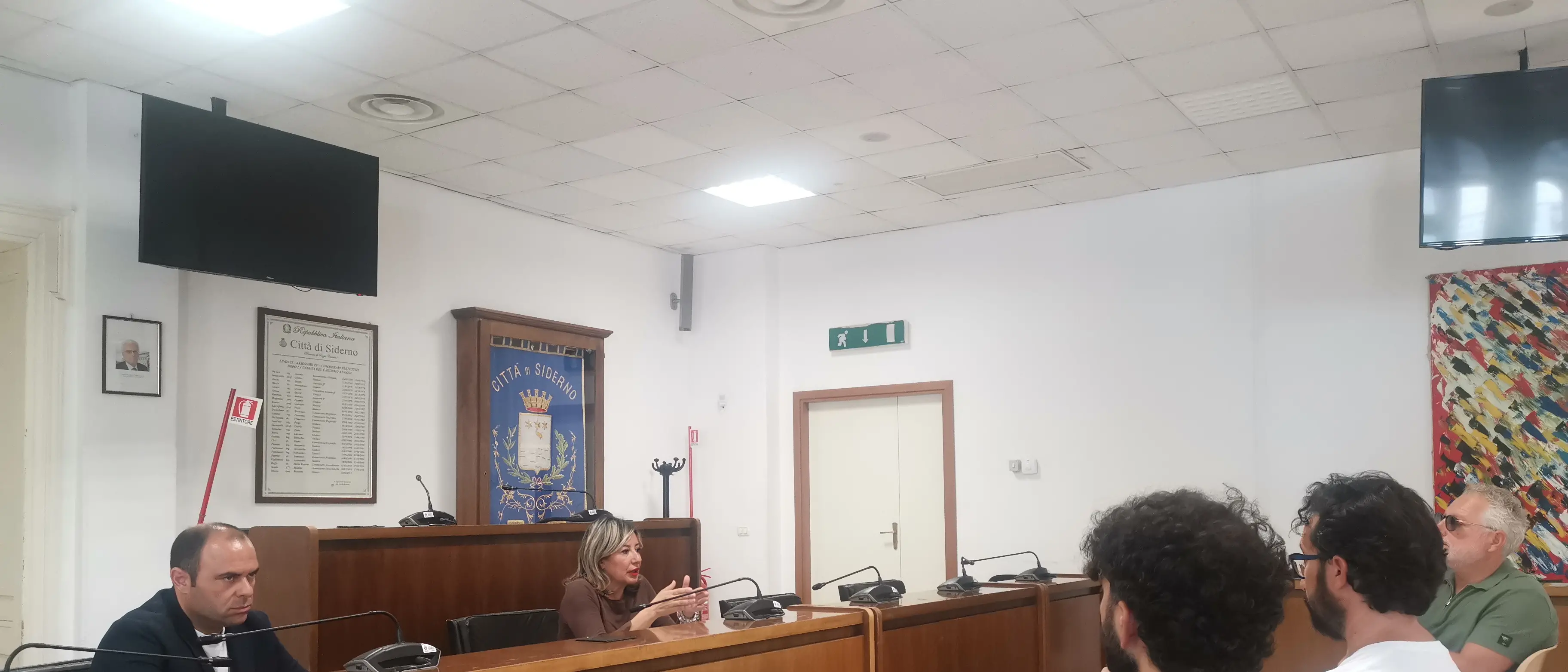 Siderno, patto per la sicurezza nei locali e negli stabilimenti balneari: Prefettura, Comune e associazioni insieme contro l'illegalità\n
