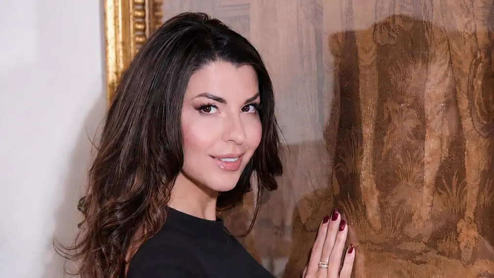 <p>Claudia Conte</p>\\n