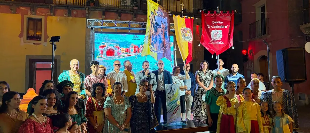 Fuscaldo, parte il Palio dei Quartieri: sfida tra storia, tradizioni e sapori\n
