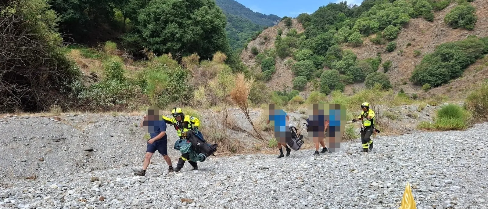 Visitano il Santuario di Polsi e poi si perdono nel cuore dell’Aspromonte, 18 escursionisti tratti in salvo e rifocillati a San Luca\n