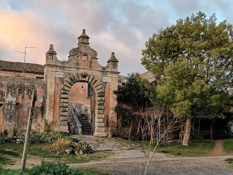 Non solo il grano Rosìa, c’è un altro tesoro minacciato dal mega impianto fotovoltaico: il Casino degli Scrisi “bene d’interesse culturale”
