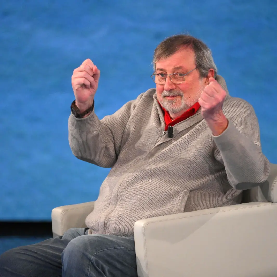 Francesco Guccini, l’ultimo italiano libero: la lezione di una vita controcorrente\n