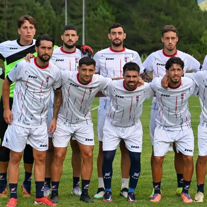 Vibonese, il ko con il Cosenza non preoccupa Maglia: «Sta nascendo una squadra agguerrita»\n