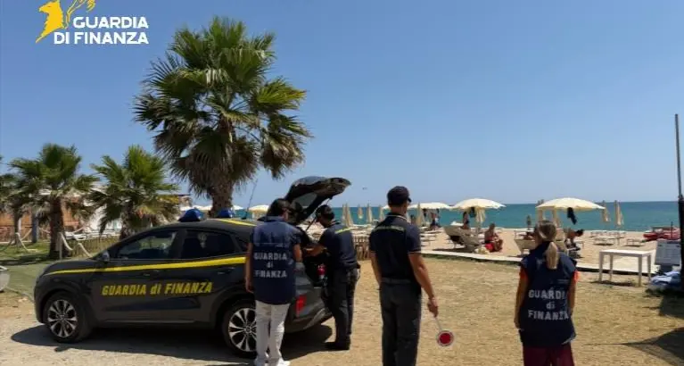 Demanio marittimo e filiera ittica, controlli e irregolarità lungo la costa crotonese\n