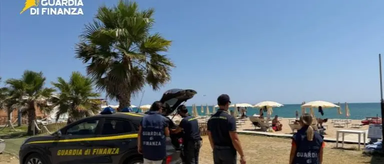 Demanio marittimo e filiera ittica, controlli e irregolarità lungo la costa crotonese\n