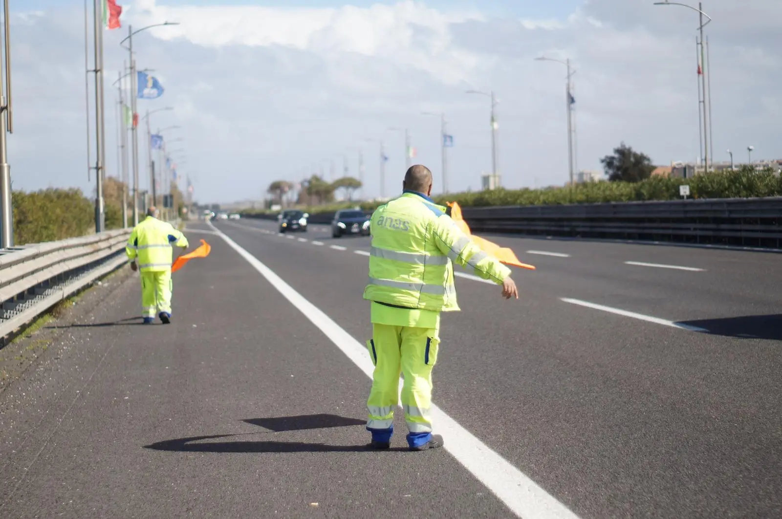 Weekend da bollino nero sulle strade, esodo verso la Calabria: attenzione alla A2 e alle Statali 106 e 18\n