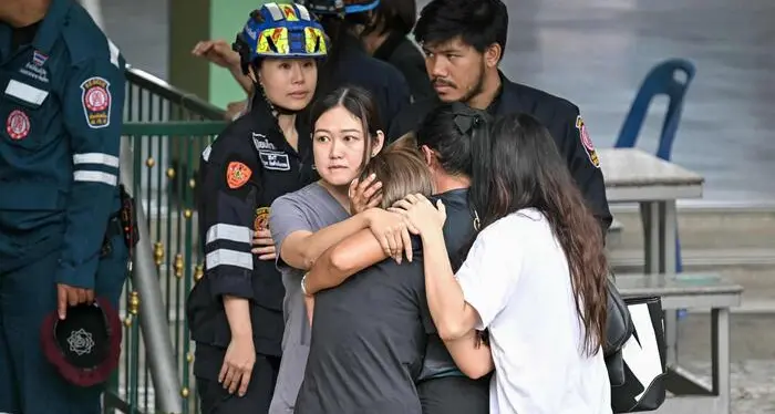 Thailandia, sparatoria in una scuola: almeno sei morti e oltre 20 feriti. Il presunto assalitore è un 14enne\n