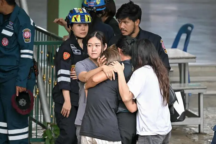 Thailandia, sparatoria in una scuola: almeno sei morti e oltre 20 feriti. Il presunto assalitore è un 14enne\n