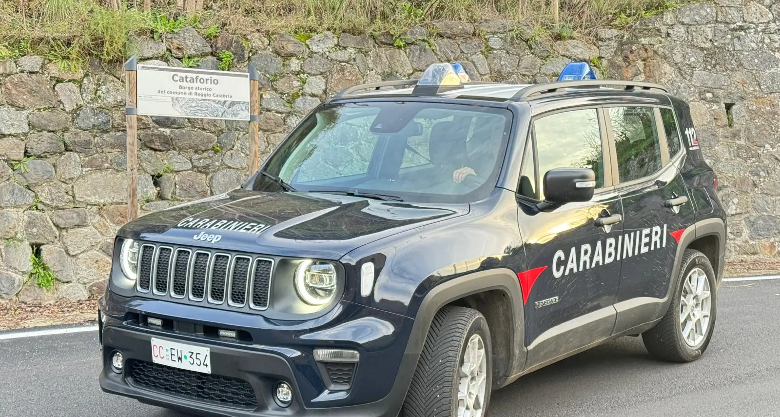 Rifiuti abbandonati e trasportati senza autorizzazione, tre persone denunciate nel Reggino\n