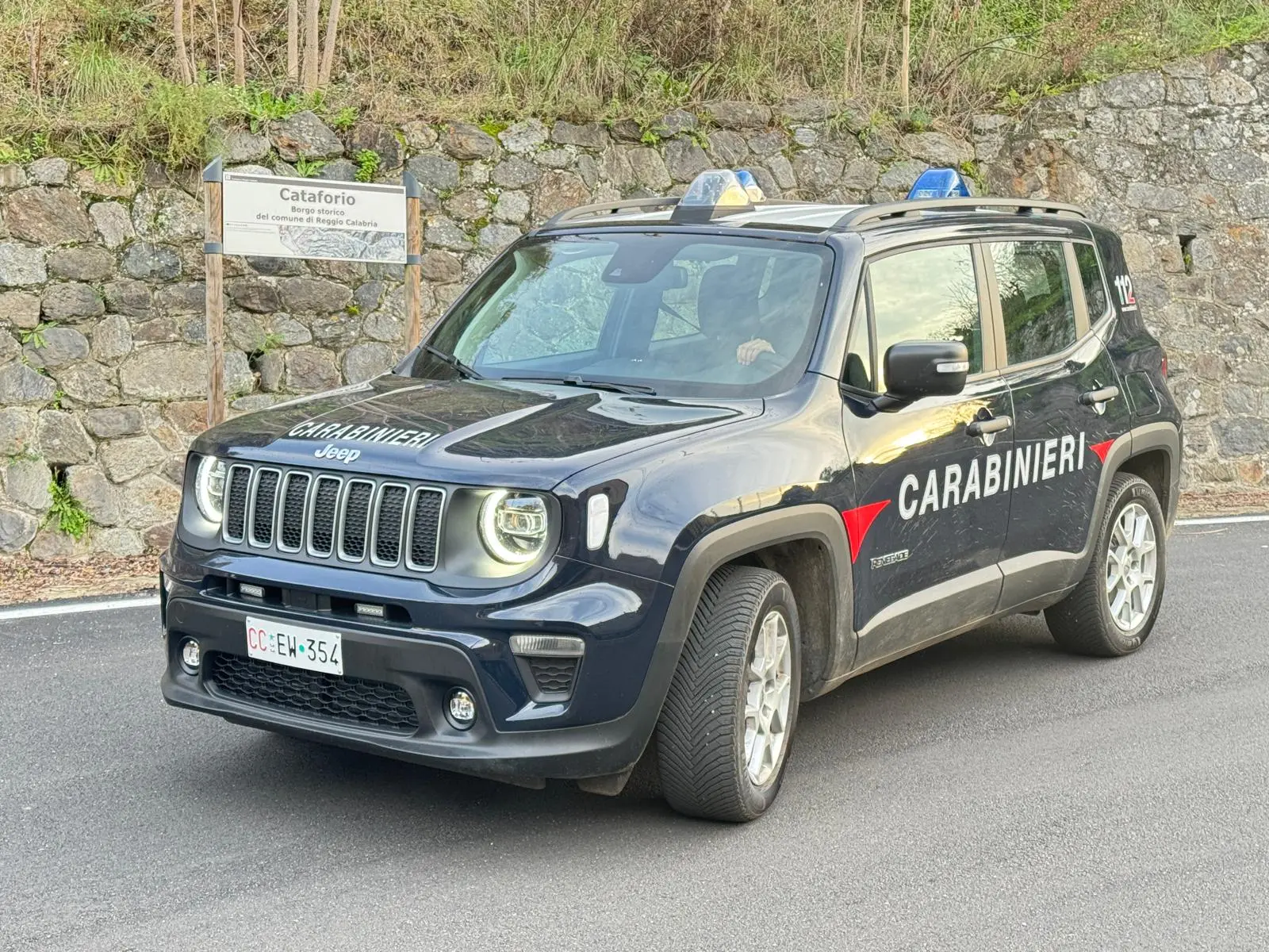 Rifiuti abbandonati e trasportati senza autorizzazione, tre persone denunciate nel Reggino\n
