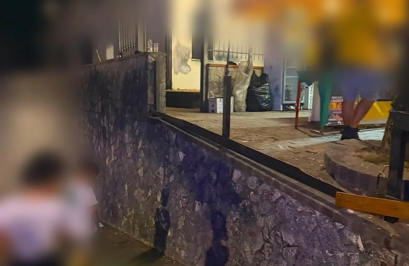 Cede staccionata durante una festa a Buonvicino, il gruppo \"Continuità e Futuro 2.0\": «Fare piena luce sull'incidente»\n