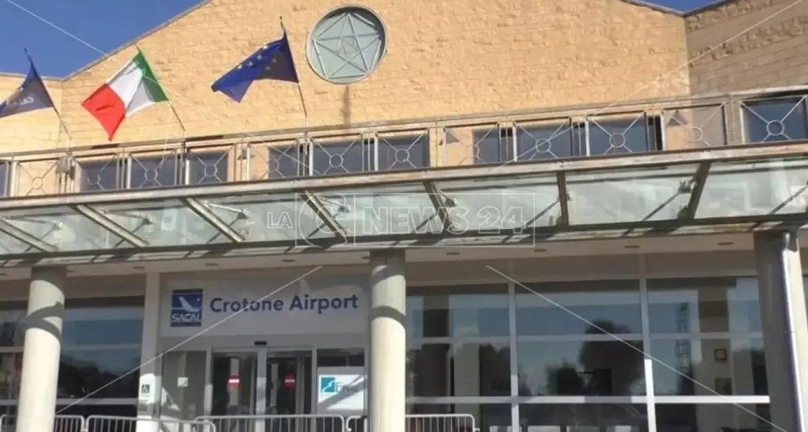Aeroporto di Crotone, Barbuto interroga Occhiuto: «Dica che fine hanno fatto i 36 milioni previsti per lo scalo»\n