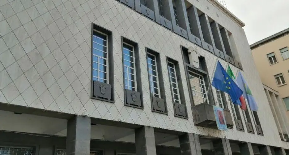 Cosenza, uffici comunali chiusi venerdì 14 agosto\n