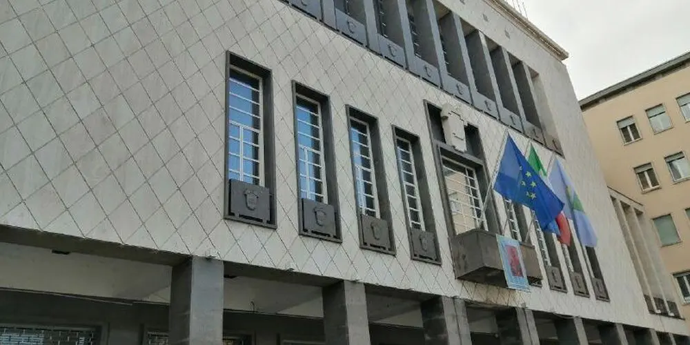 Cosenza, uffici comunali chiusi venerdì 14 agosto\n
