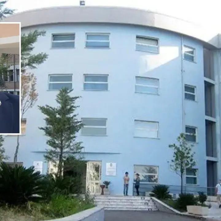 «All’ospedale di Castrovillari pazienti oncologici ammassati in una stanza senza sedie e aria condizionata»\n