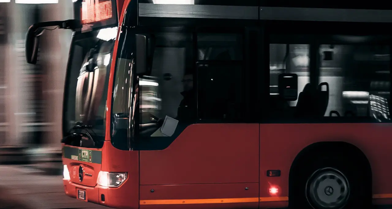 <p>Trasporto pubblico, in Calabria la riforma avanza ma nessuno vede il vero problema: <span style=\"color:hsl(0, 75%, 60%);\">non ci sono i soldi</span></p>