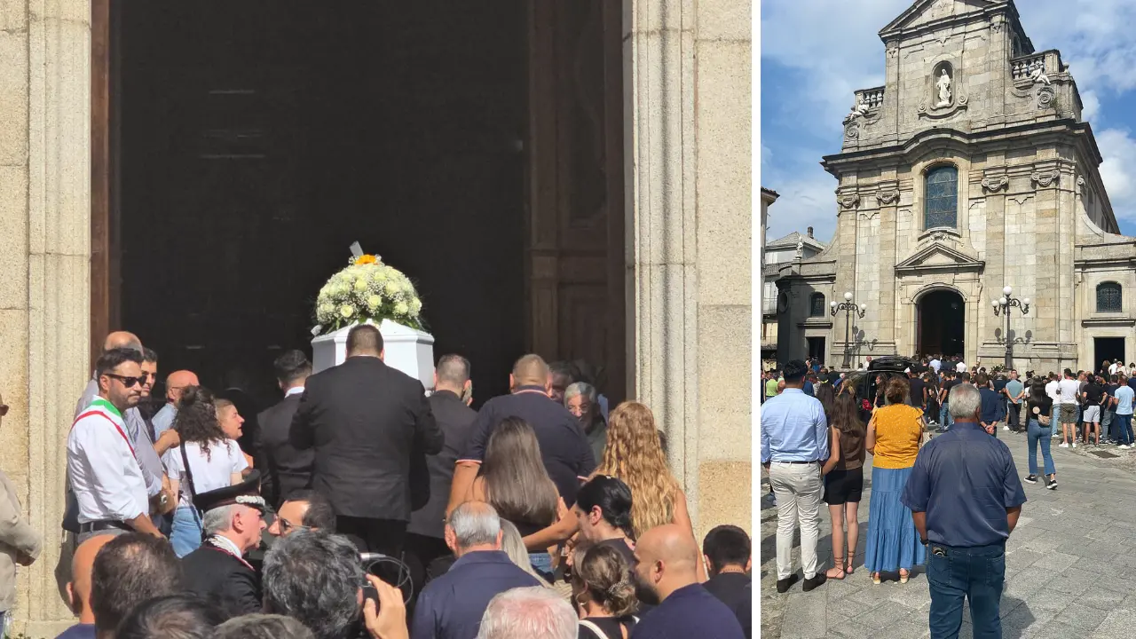 <p>«<span style=\"color:hsl(0, 75%, 60%);\">La morte non ha l’ultima parola</span>», la chiesa piena di giovani per l’addio ad Andrea: il dolore degli amici e l’amore di Lorenzo</p>