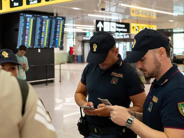Italia-Spagna, scattano i controlli alla frontiera: cosa cambia per chi viaggia e fino a quando dureranno