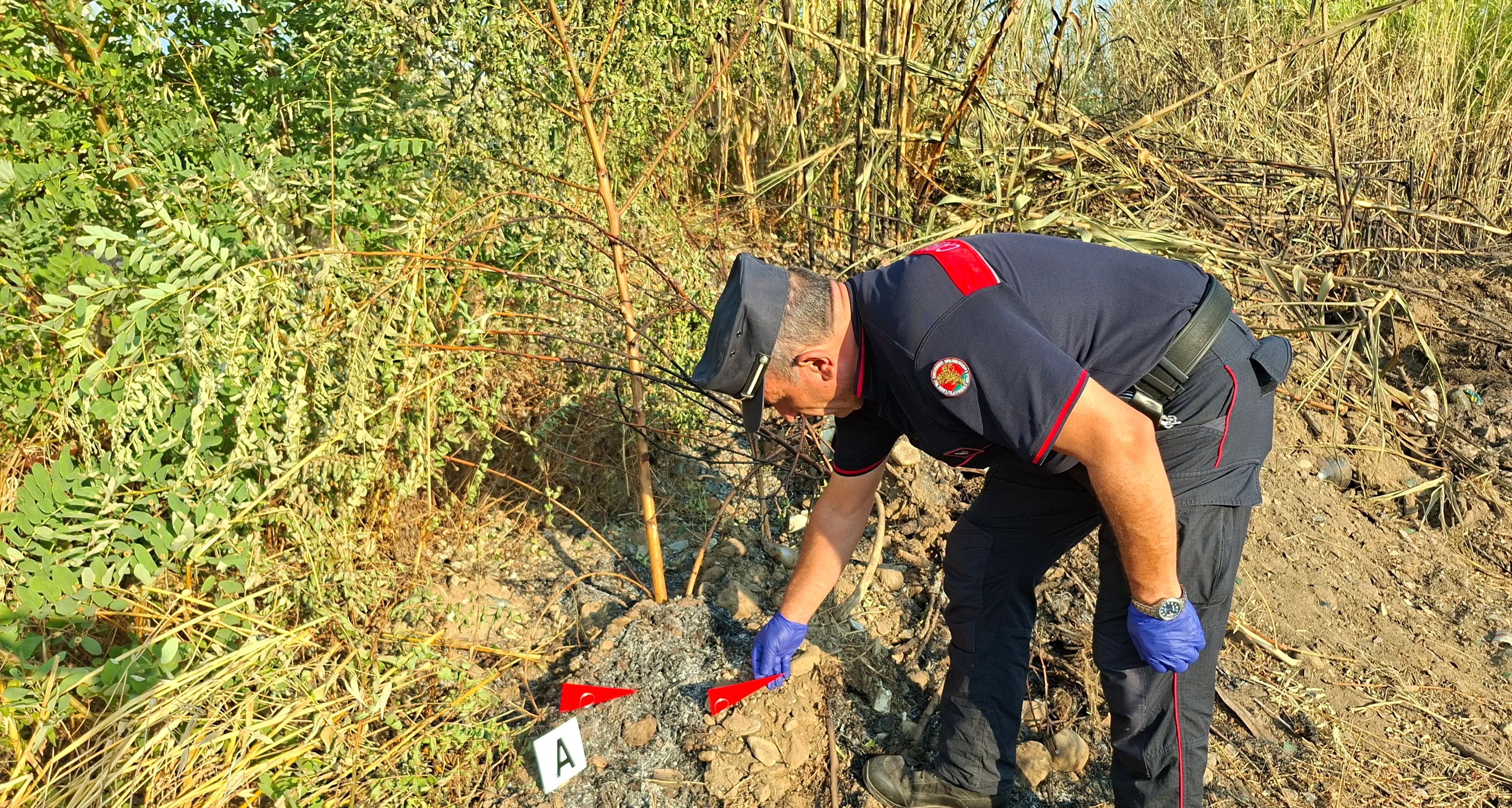 Rende, appicca il fuoco e viene ripreso dal drone: incastrato dalle immagini del drone | VIDEO