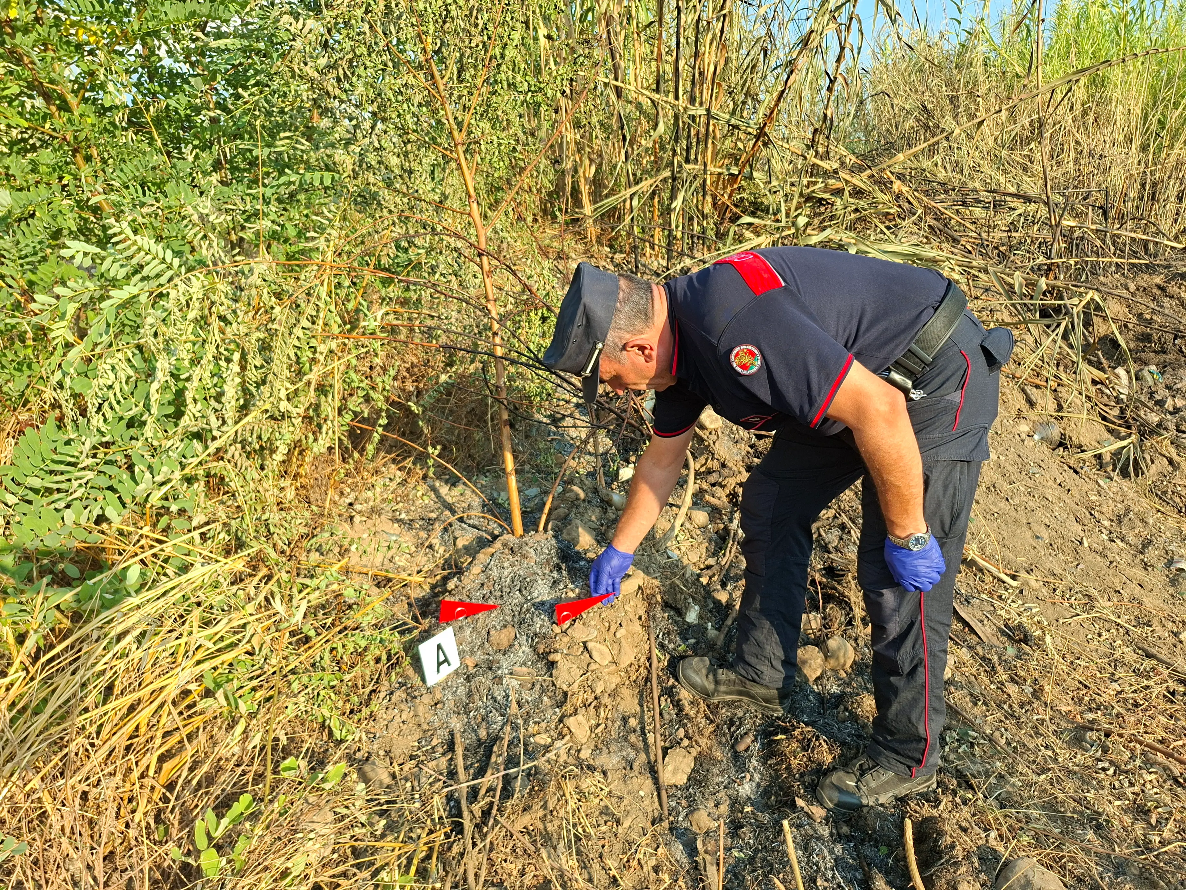Rende, appicca il fuoco e viene ripreso dal drone: incastrato dalle immagini del drone | VIDEO