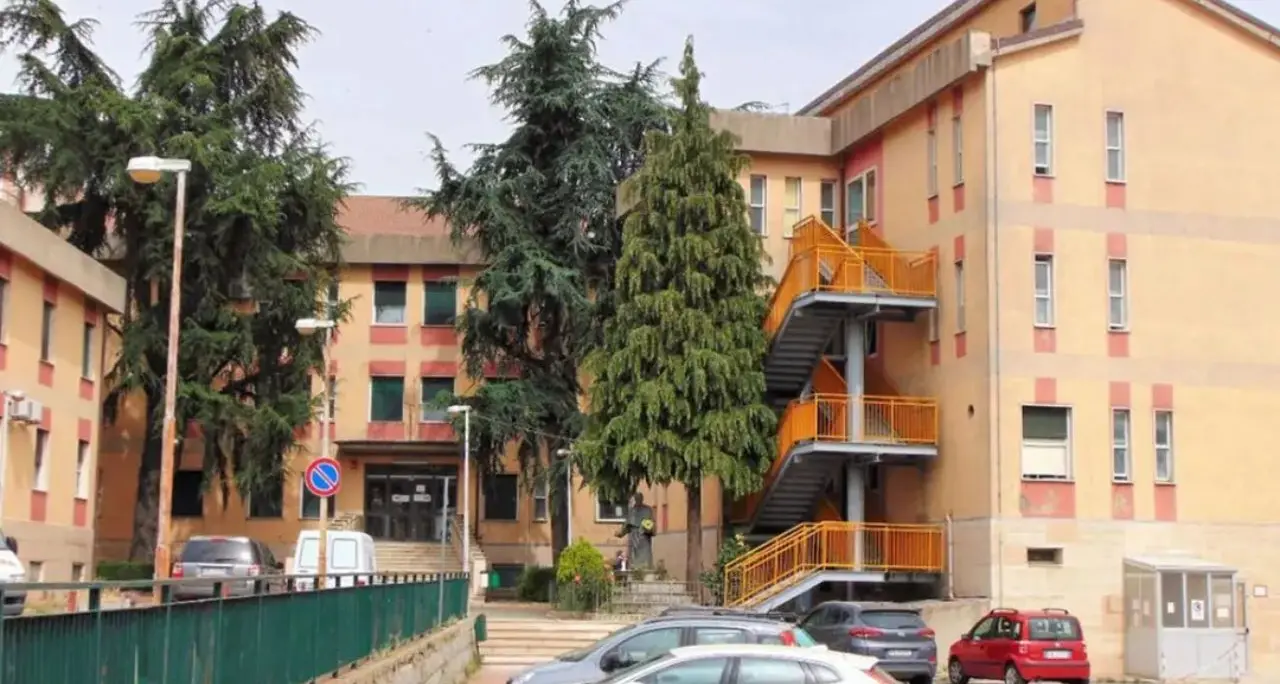 <p>Quattro ospedali montani, <span style=\"color:hsl(0,75%,60%);\">un'unica azienda regionale</span>: parte l'iter per Acri, Serra San Bruno, Soveria e San Giovanni</p>