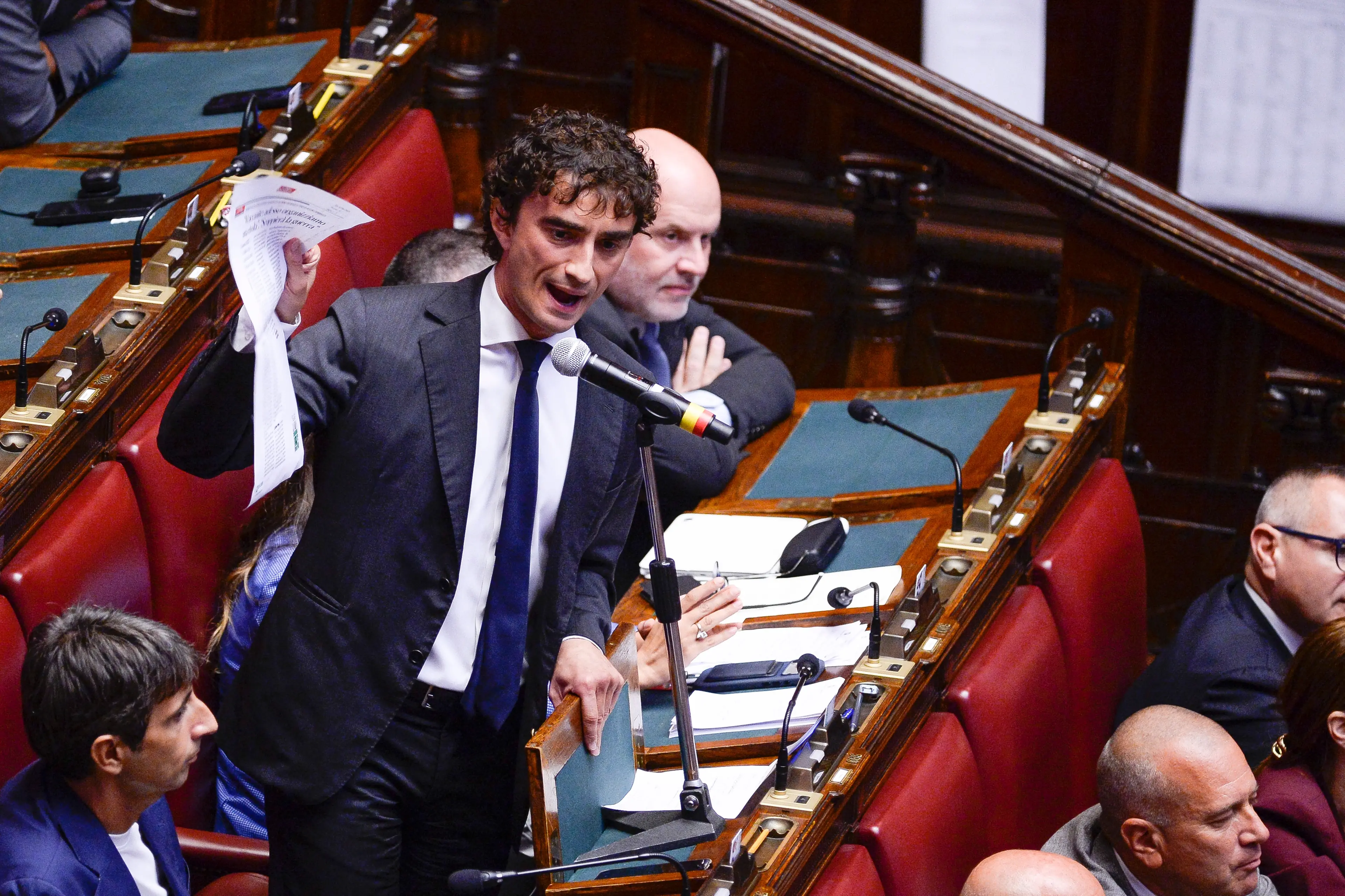 Caso Delmastro, l’oltraggio di Bignami a Scalfaro sul 41-bis: «Liberò 300 mafiosi». Ma la storia dice altro\n
