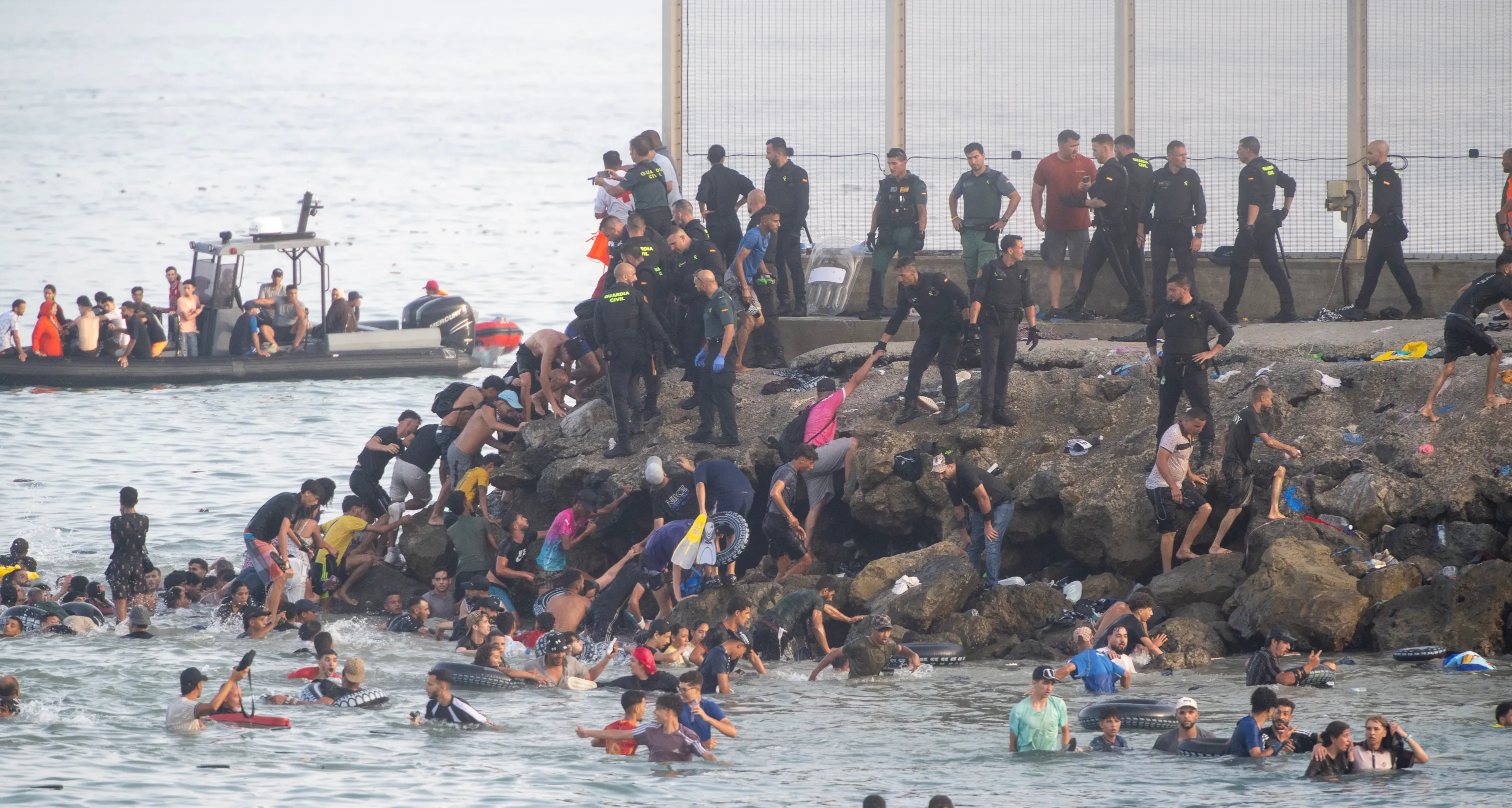<p>Meloni sfida la Spagna sui migranti ma il caso Ceuta <span style=\"color:hsl(0, 75%, 60%);\">spacca la maggioranza</span>: Tajani sempre più in bilico</p>