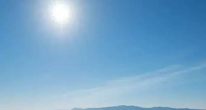 Meteo Reggio Calabria, domenica di sole e caldo afoso\n