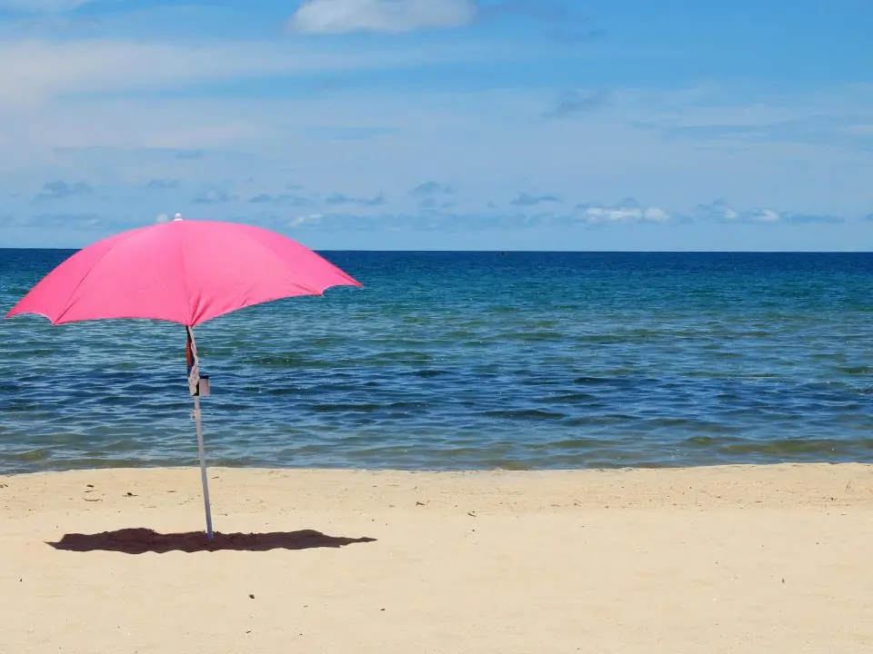Turismo, la Calabria non può più vivere di illusioni: il vero sviluppo si misura dopo l’estate